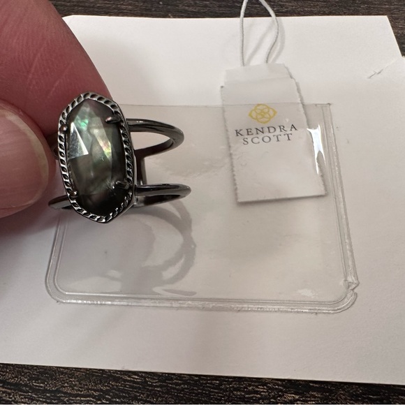 Kendra Scott Elyse Double Band Ring in Gunmetal with Black Mother of Pearl sz7-8 - Picture 16 of 16